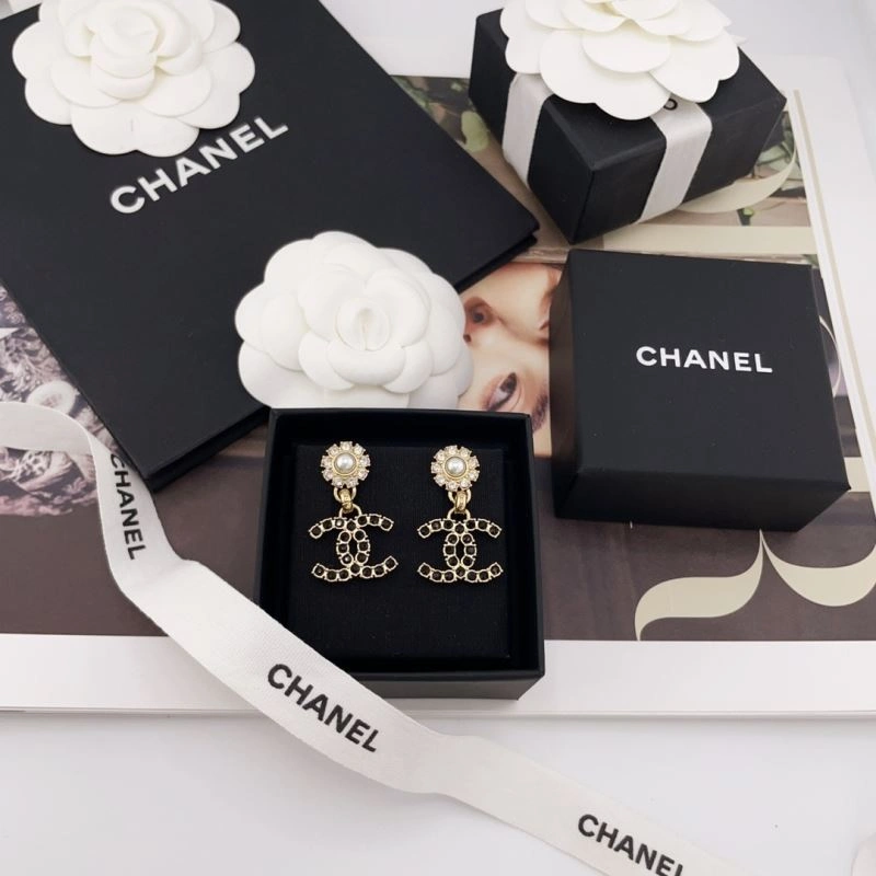 Chanel Earrings Chic 231340