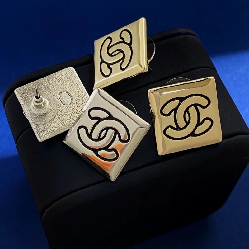 RelaxedFit Chanel Earrings 231323