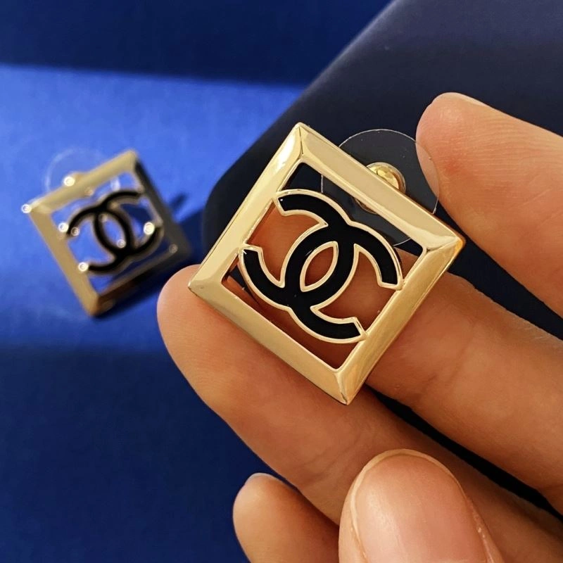 Chanel Earrings Compact 231353