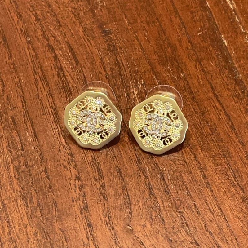 Affordable Chanel Earrings 231317