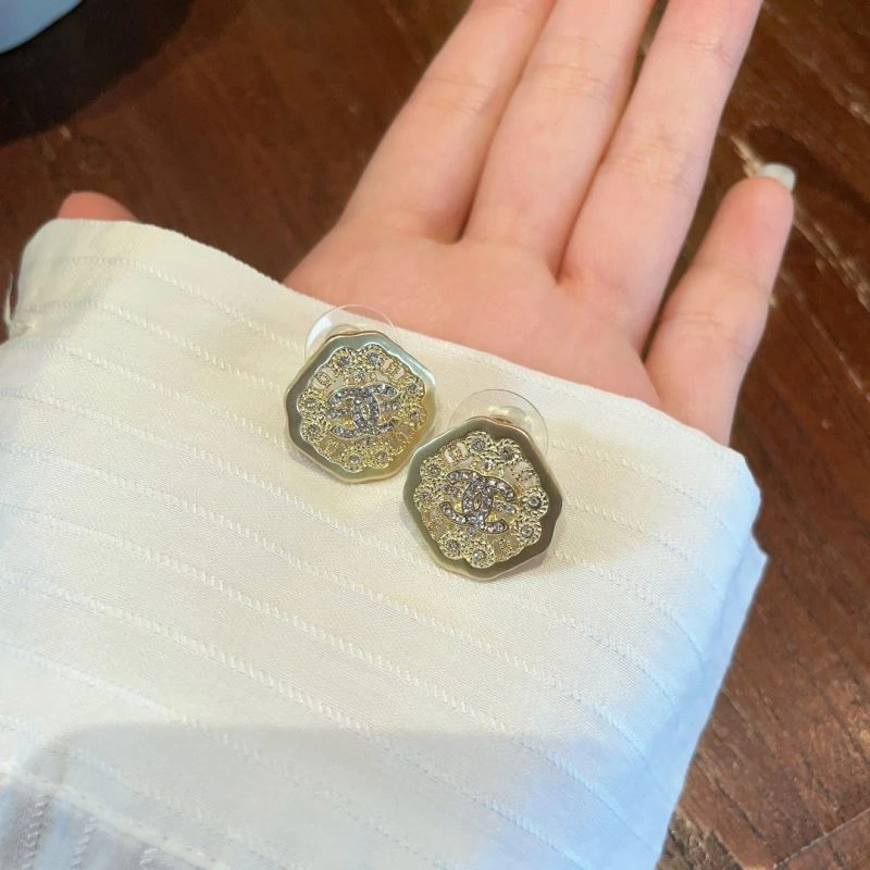 Affordable Chanel Earrings 231317