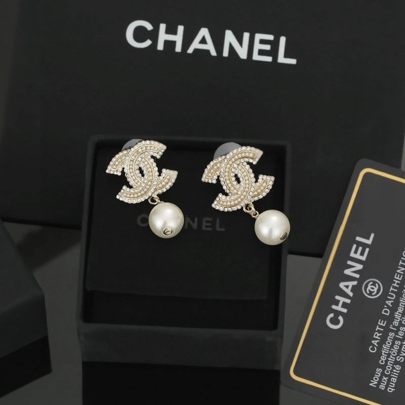 Chanel Earrings EyeCatching 231346