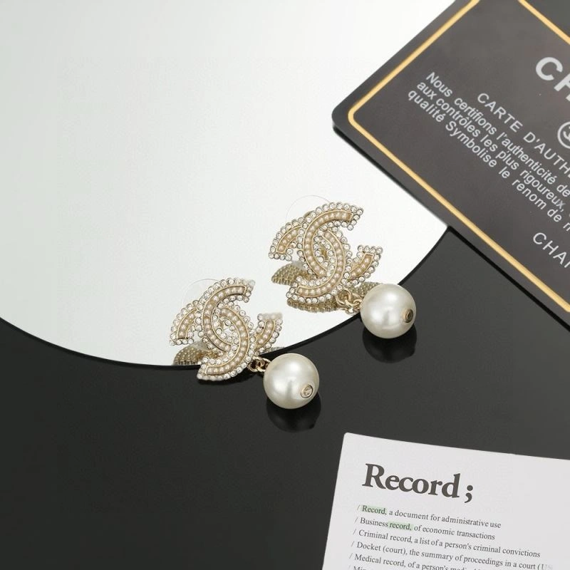 Chanel Earrings EyeCatching 231346