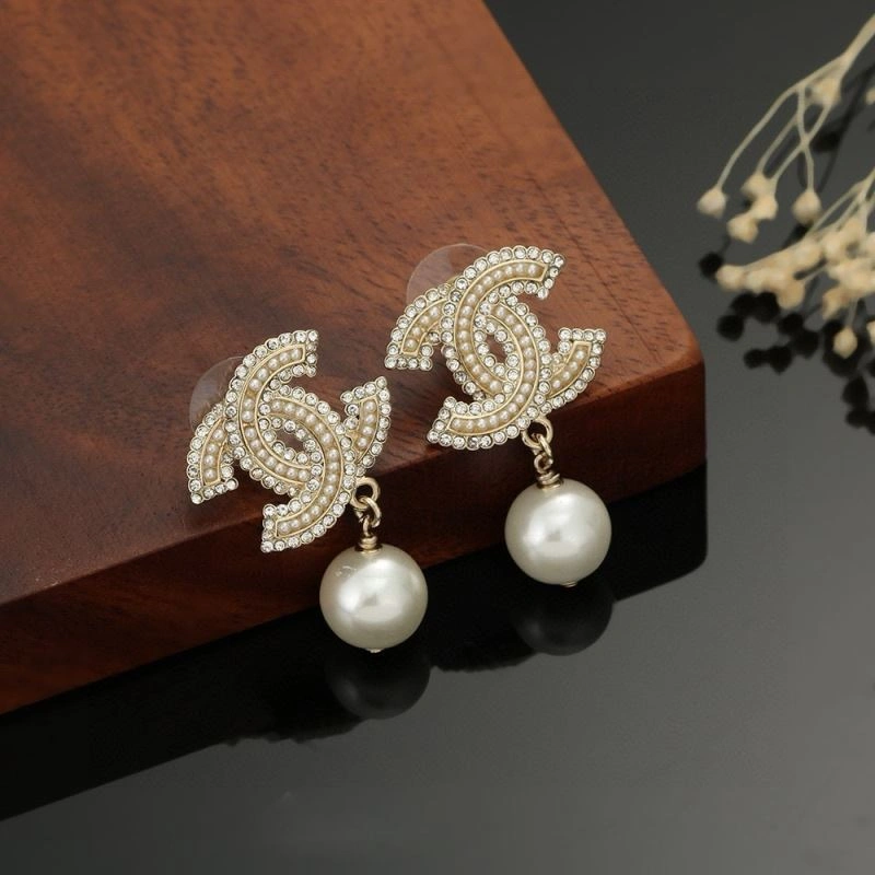 Chanel Earrings EyeCatching 231346