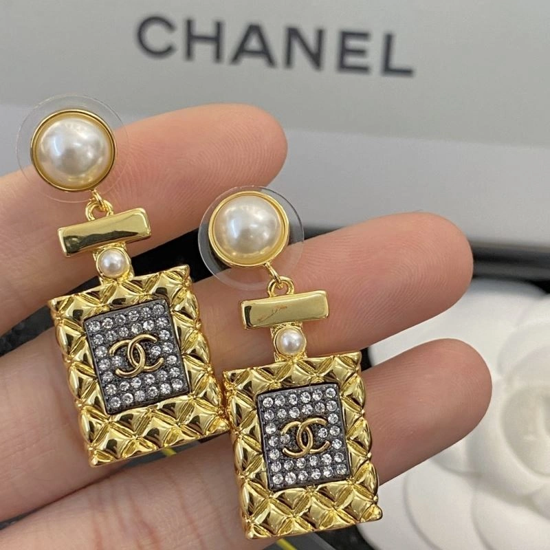 Chanel Earrings Cozy 231305