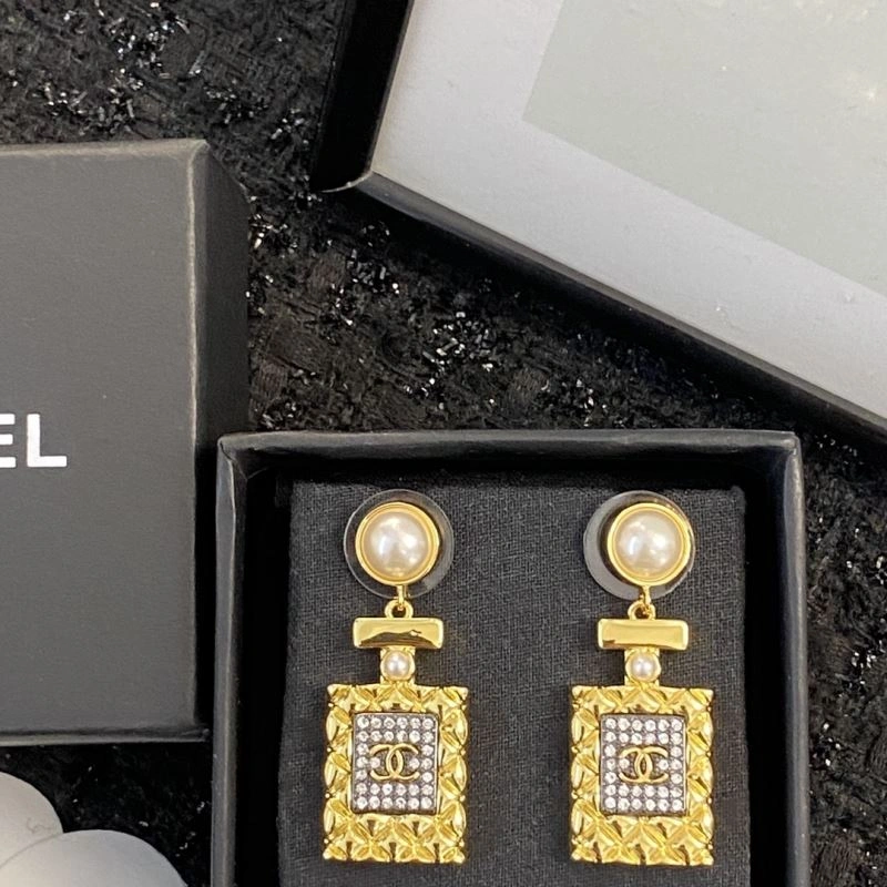 Chanel Earrings Cozy 231305