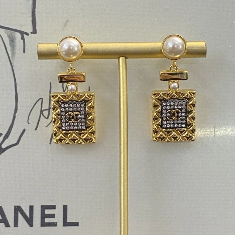 Chanel Earrings Cozy 231305