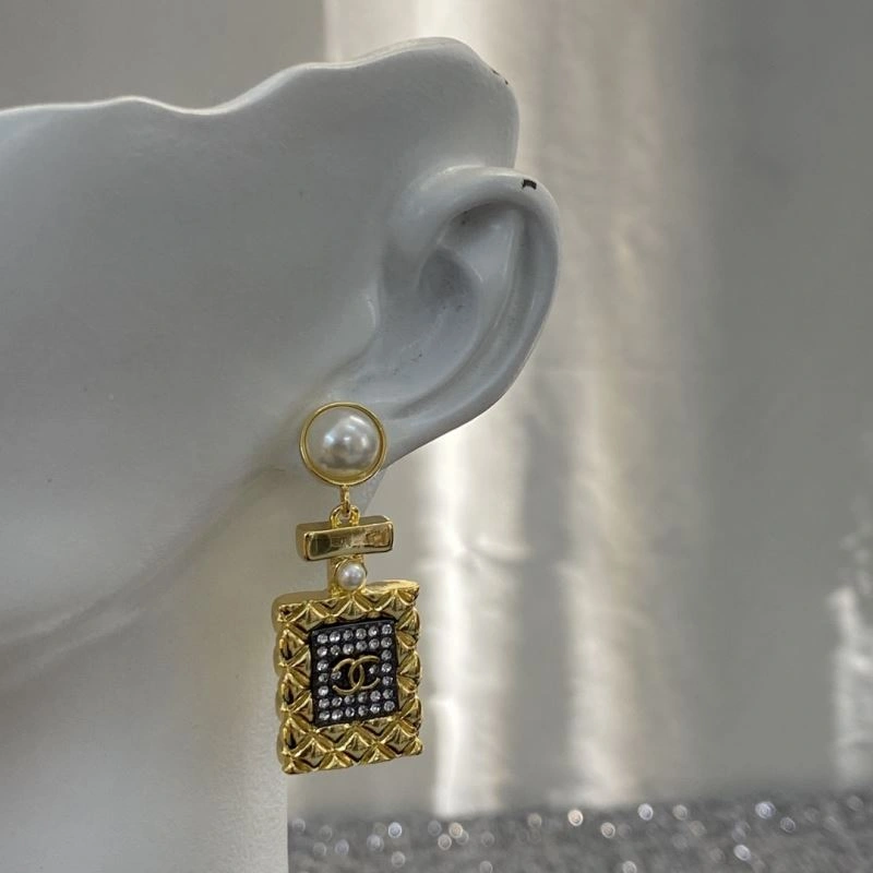 Chanel Earrings Cozy 231305