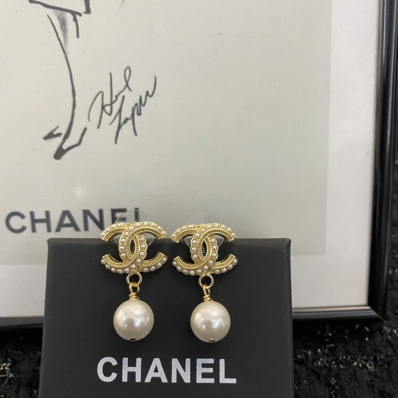 Chanel Earrings Comfortable 231288