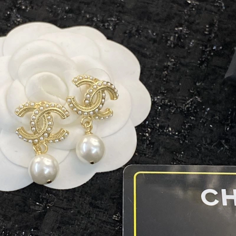 Chanel Earrings Comfortable 231288