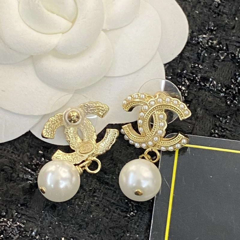 Chanel Earrings Comfortable 231288