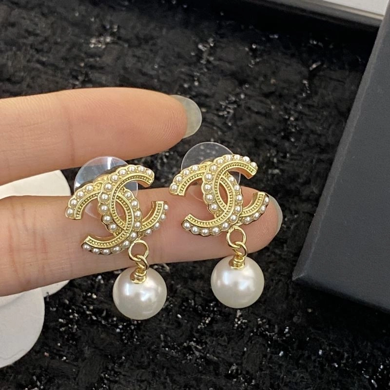 Chanel Earrings Comfortable 231288