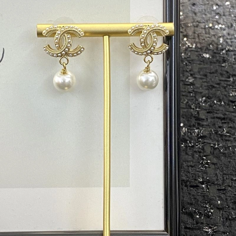 Chanel Earrings Comfortable 231288