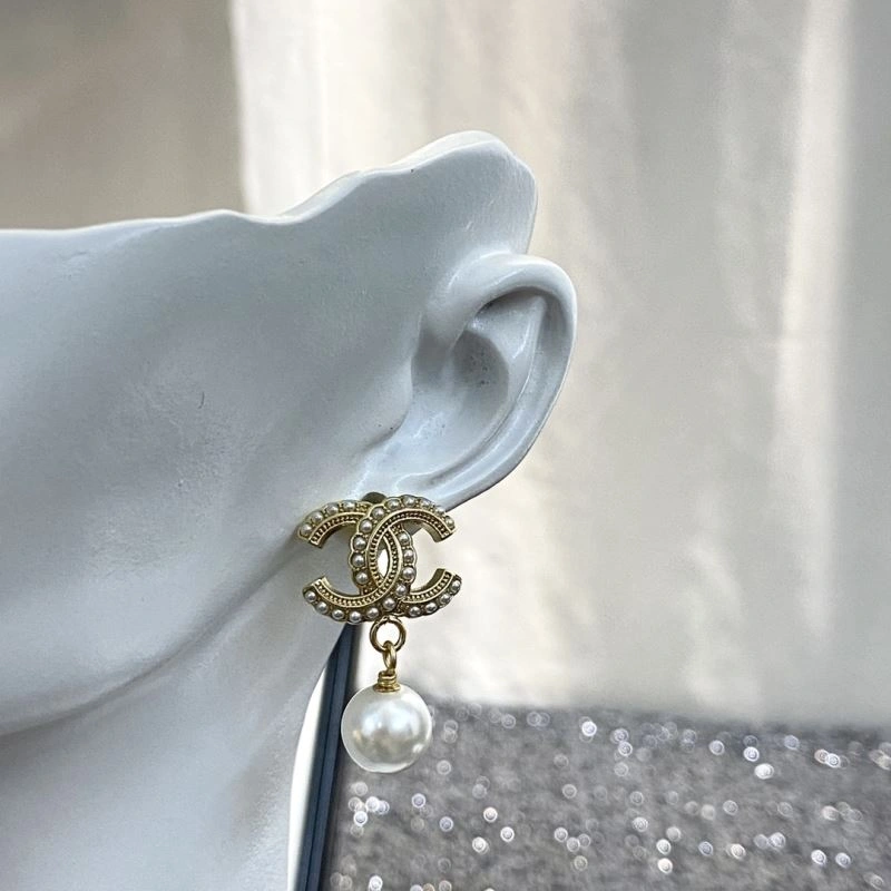 Chanel Earrings Comfortable 231288