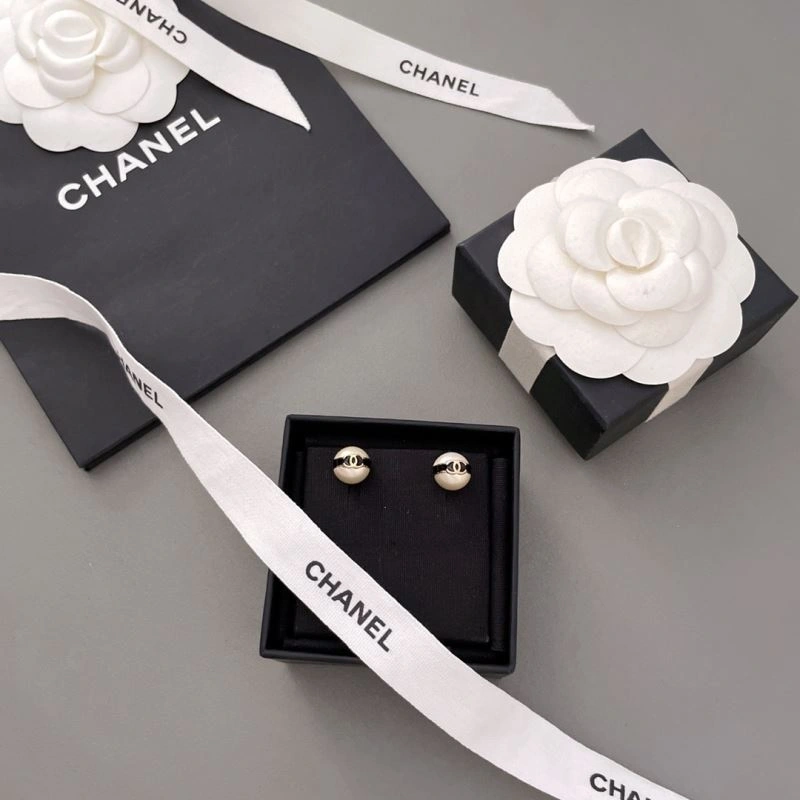 Chanel Earrings Cozy 231358