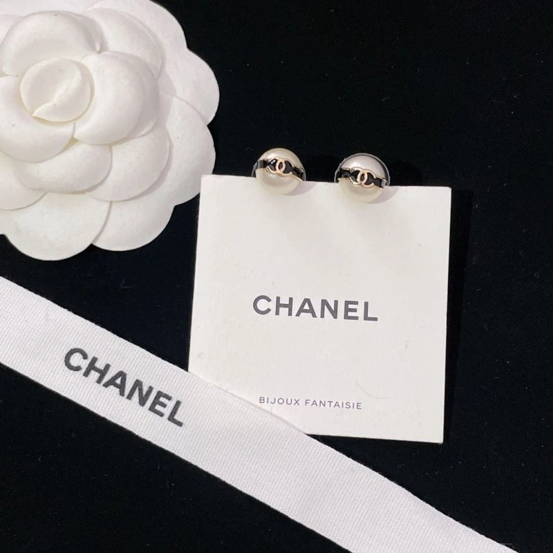 Chanel Earrings Cozy 231358