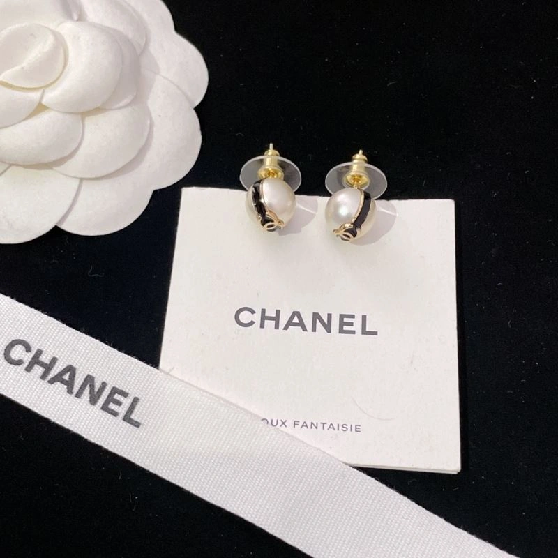 Chanel Earrings Cozy 231358