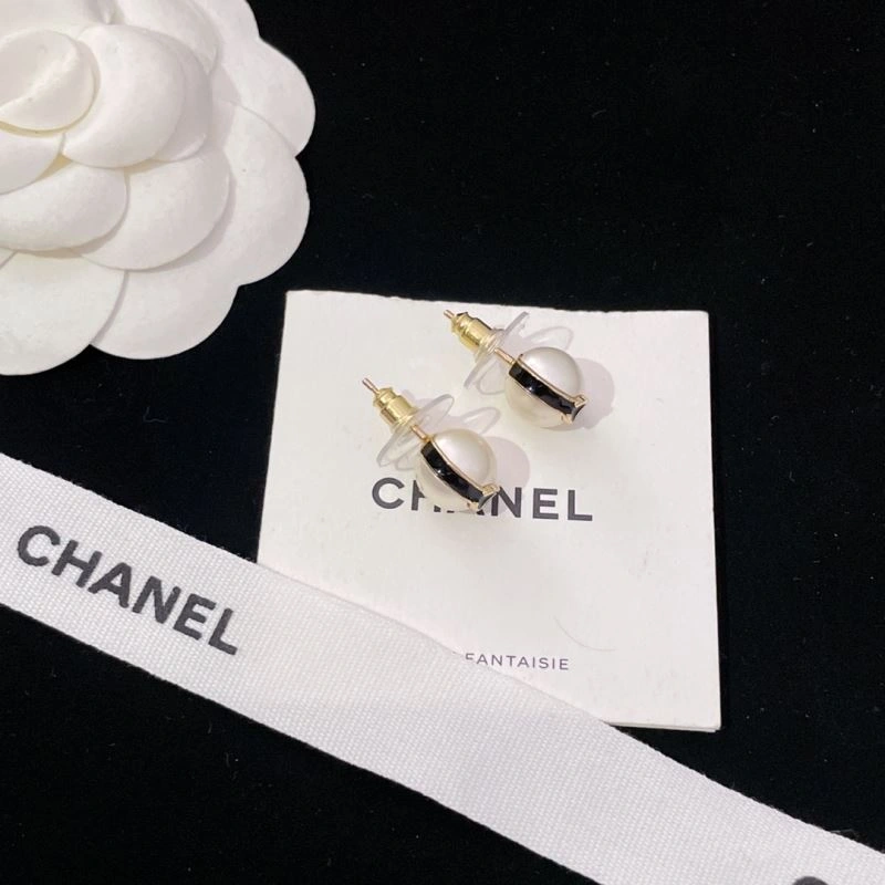Chanel Earrings Cozy 231358