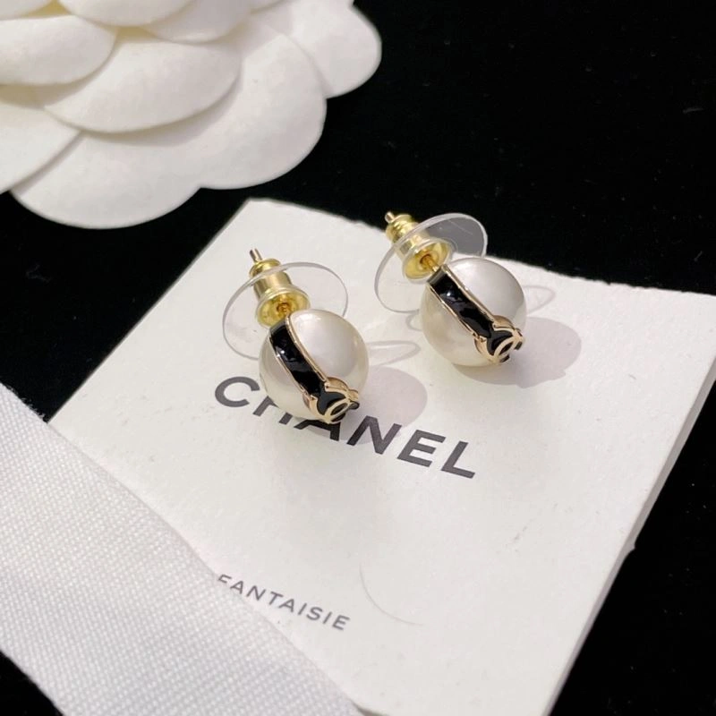 Chanel Earrings Cozy 231358