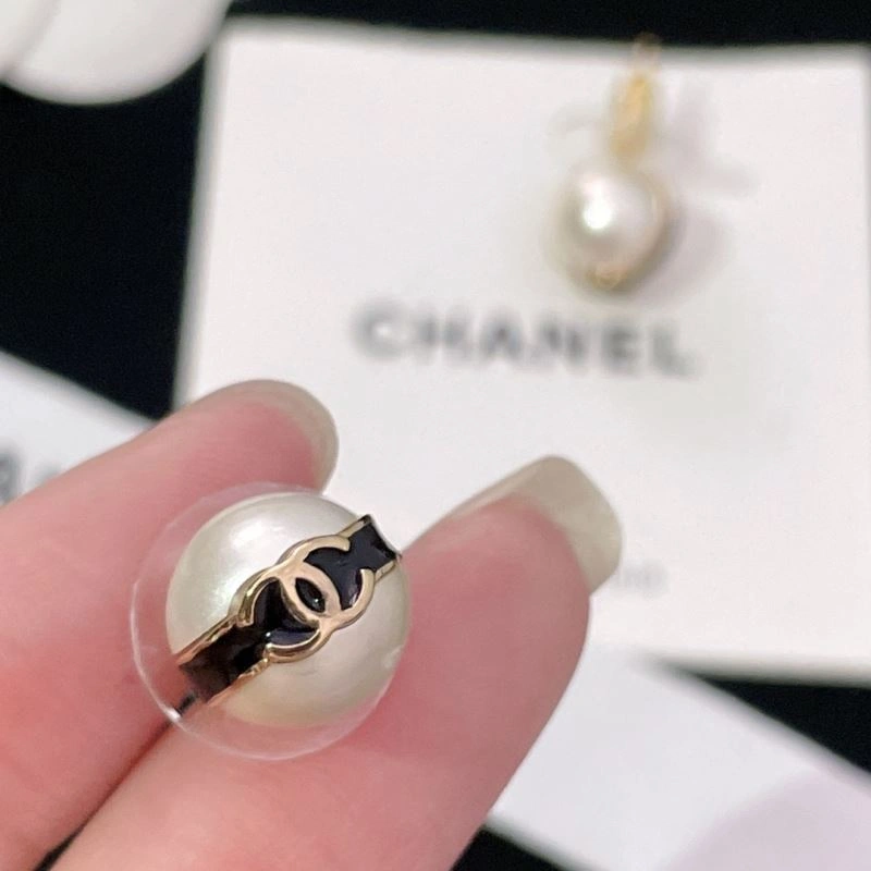 Chanel Earrings Cozy 231358