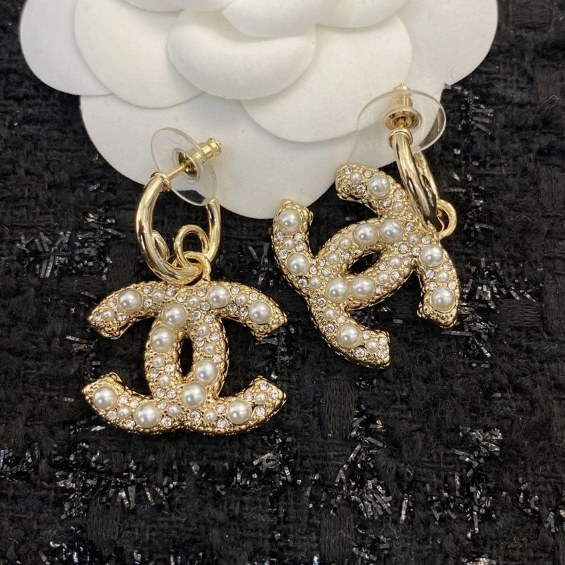 Sleek Chanel Earrings 231279