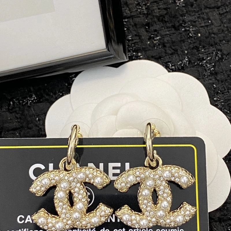Sleek Chanel Earrings 231279