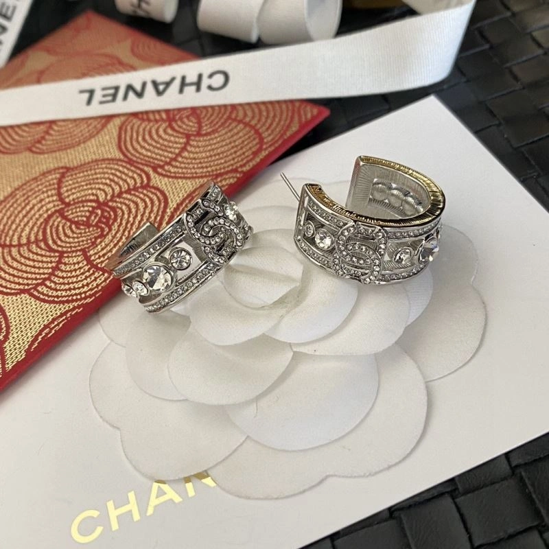 Stretchable Chanel Earrings 231266