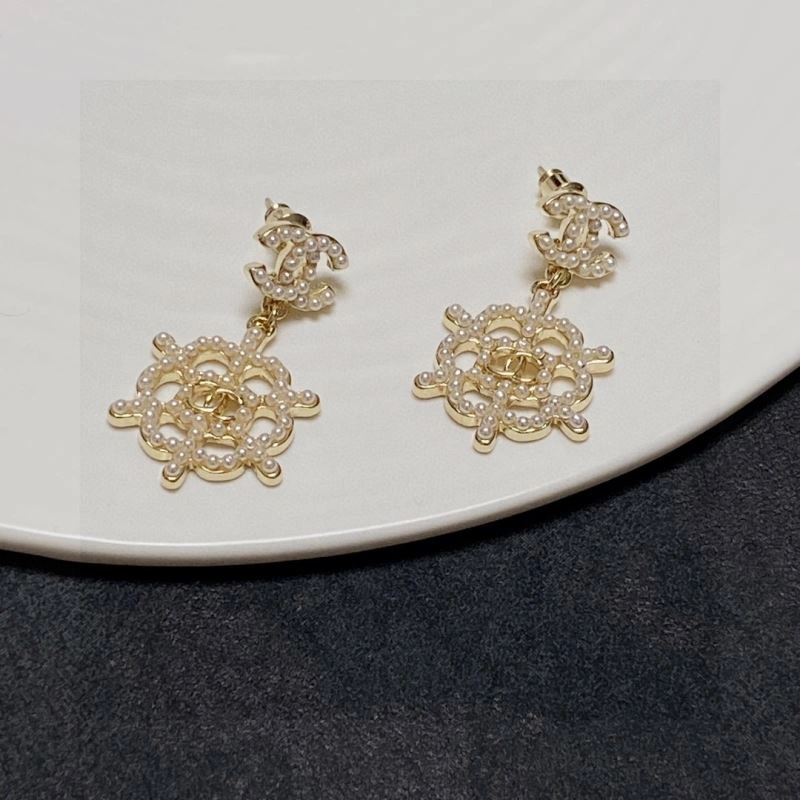 Lightweight Chanel Earrings 231253