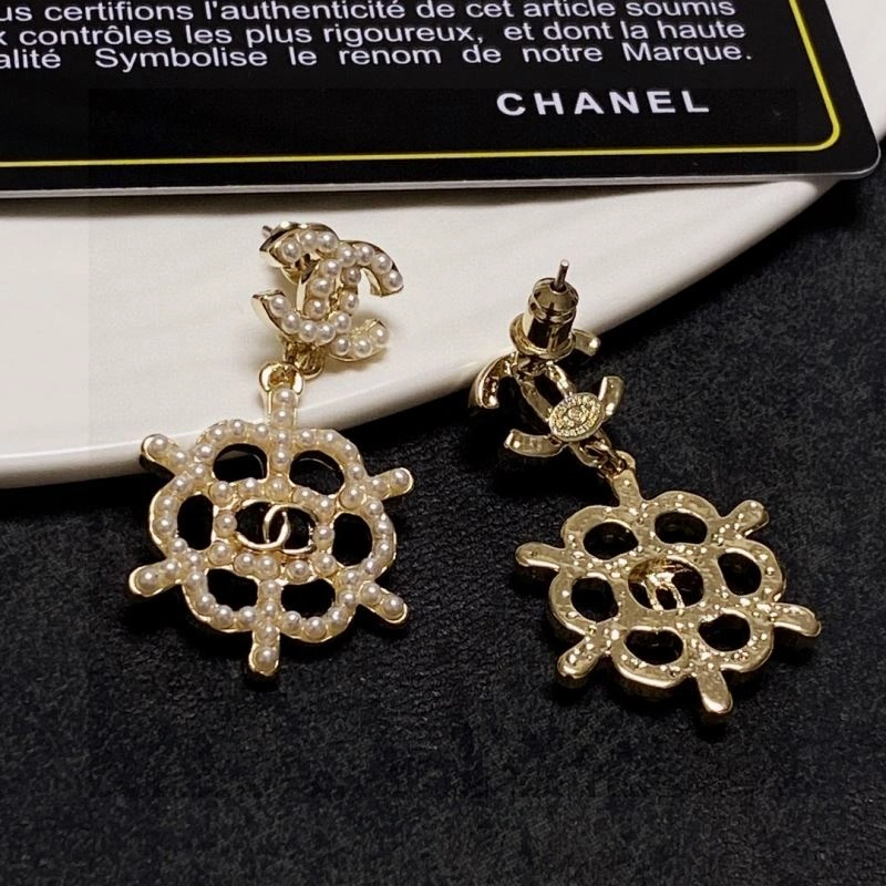 Lightweight Chanel Earrings 231253