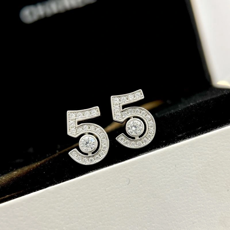 Fashionable Chanel Earrings 231278