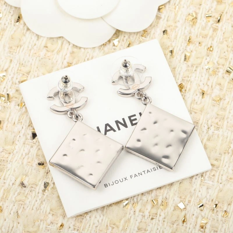TechFriendly Chanel Earrings 231235