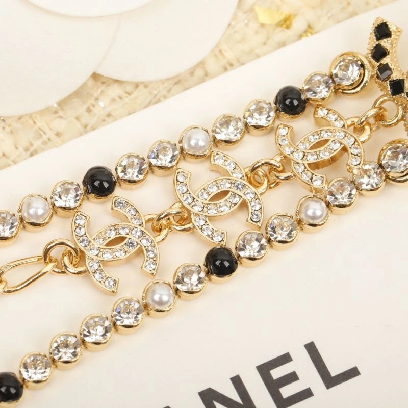 Chanel Earrings Soft 231237