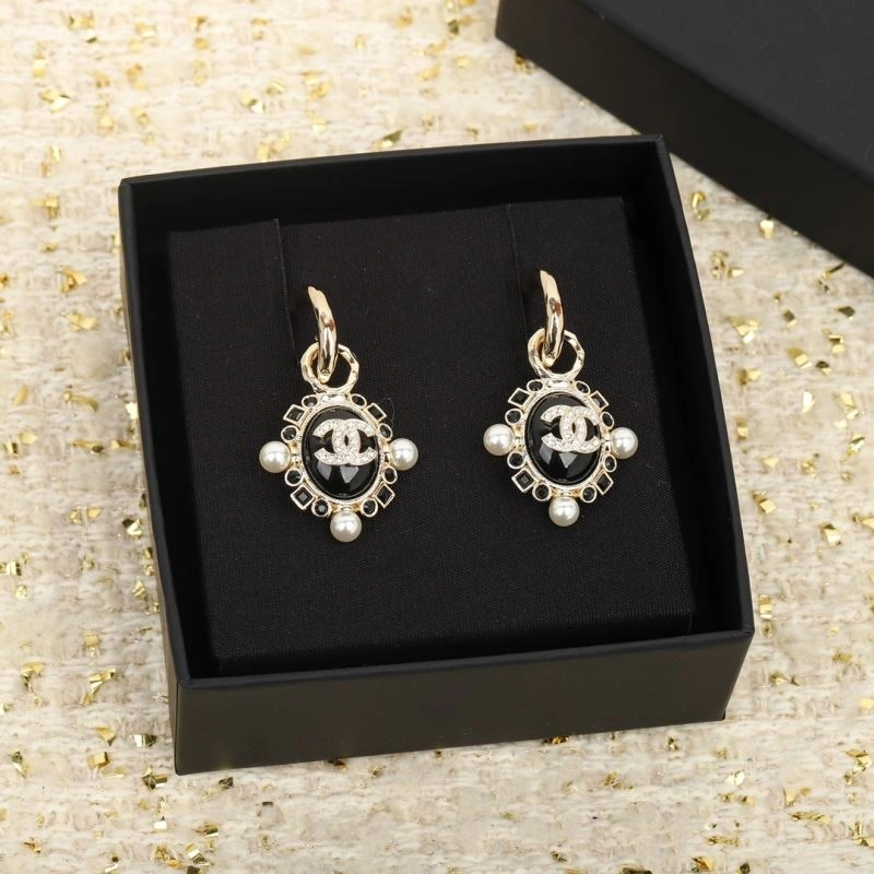 Chanel Earrings Versatile 231233