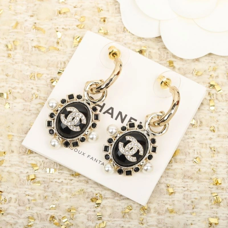Chanel Earrings Versatile 231233