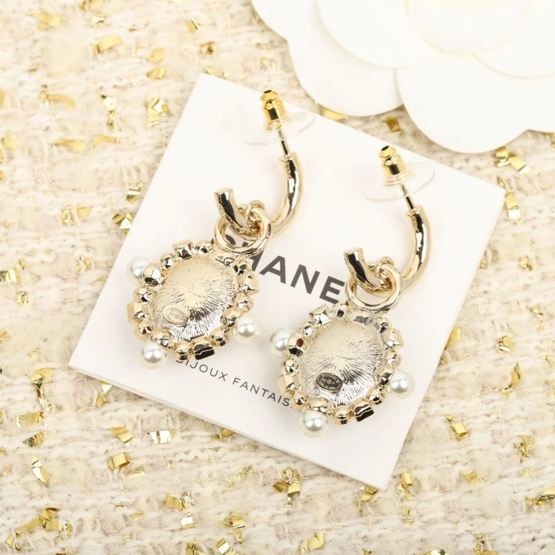 Chanel Earrings Versatile 231233