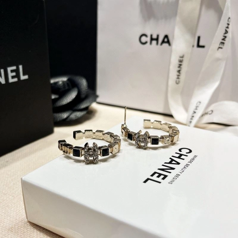 Compact Chanel Earrings 231229