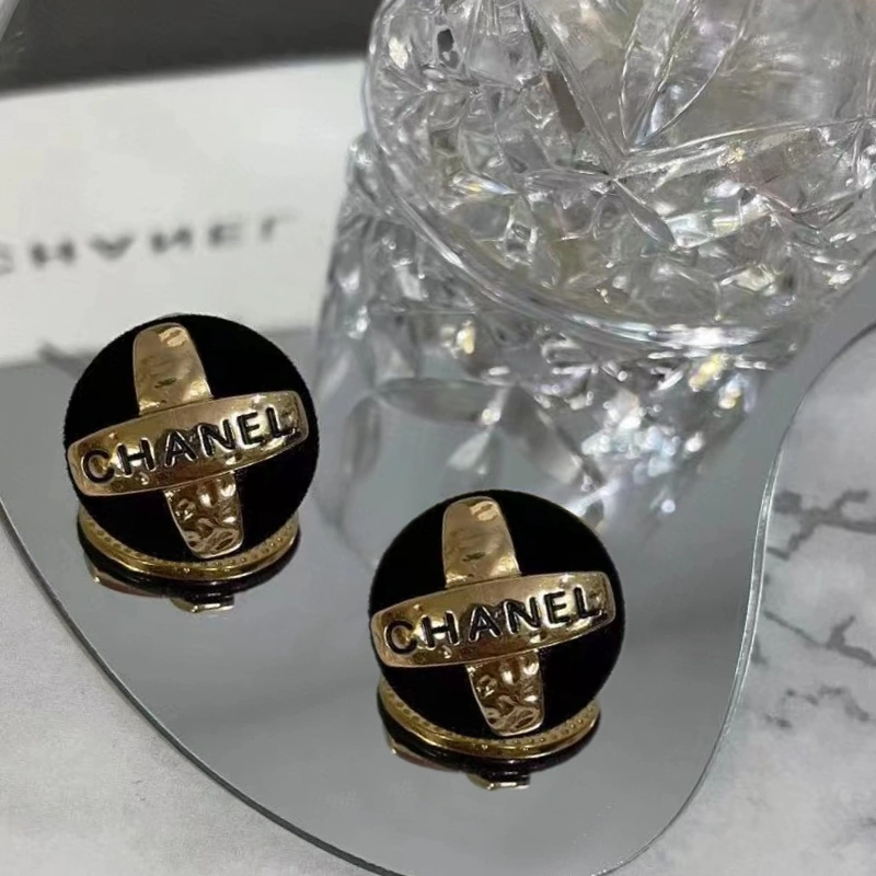 Chanel Earrings EyeCatching 231238
