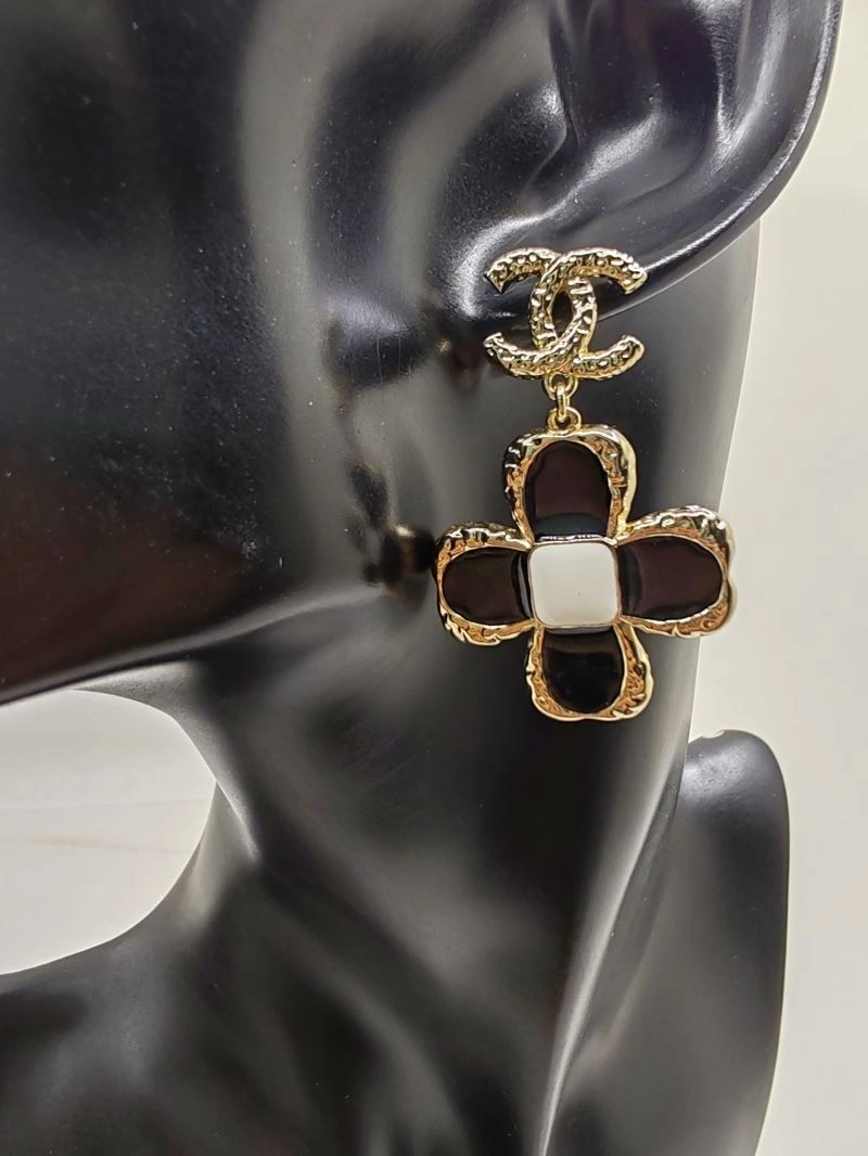 Bright Chanel Earrings 231216