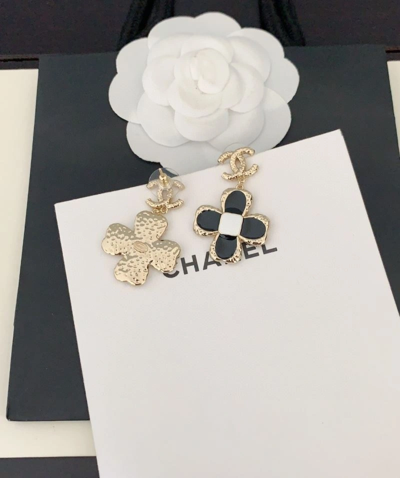Bright Chanel Earrings 231216