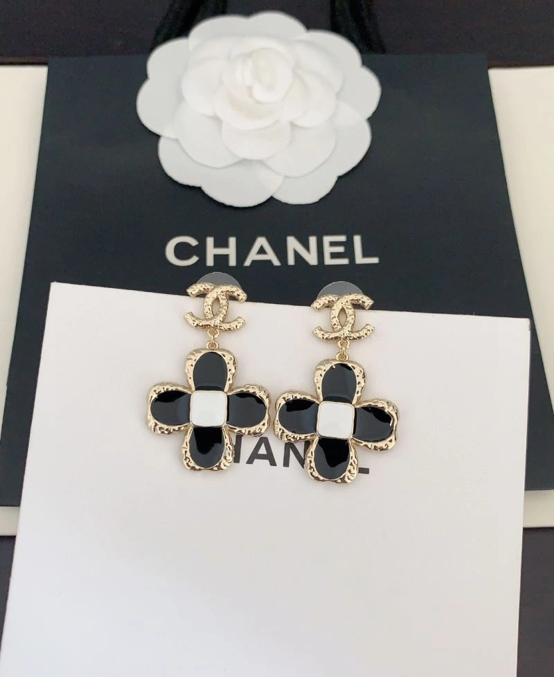 Bright Chanel Earrings 231216