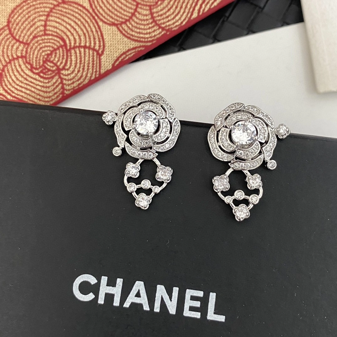 Comfortable Chanel Earrings 231272