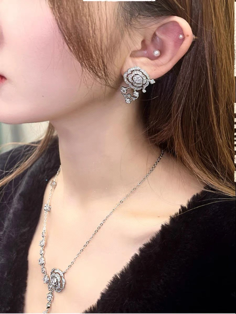 Comfortable Chanel Earrings 231272