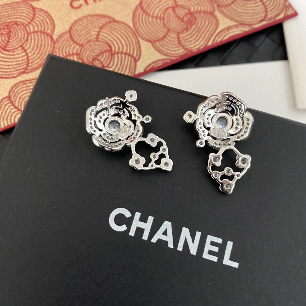 Comfortable Chanel Earrings 231272