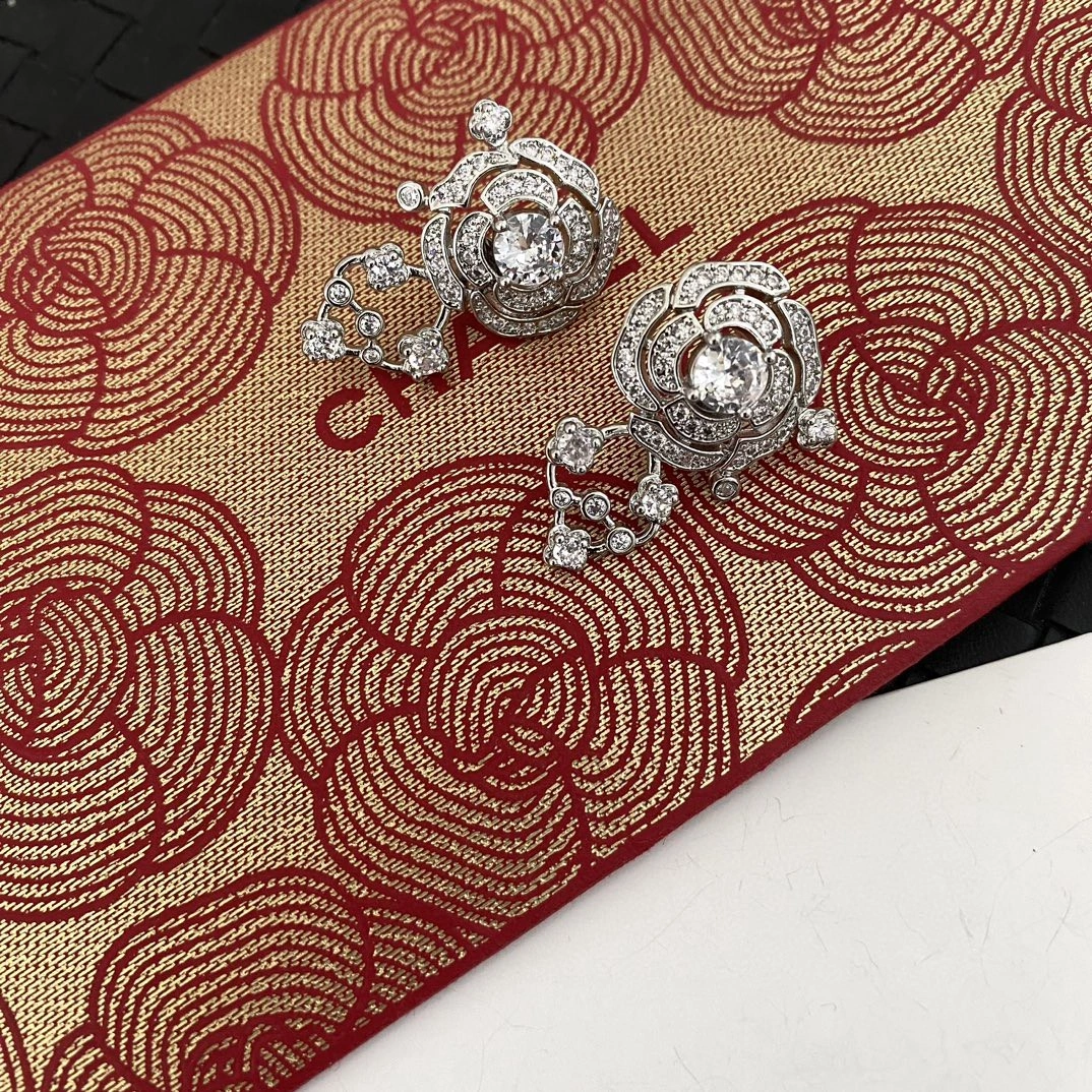 Comfortable Chanel Earrings 231272