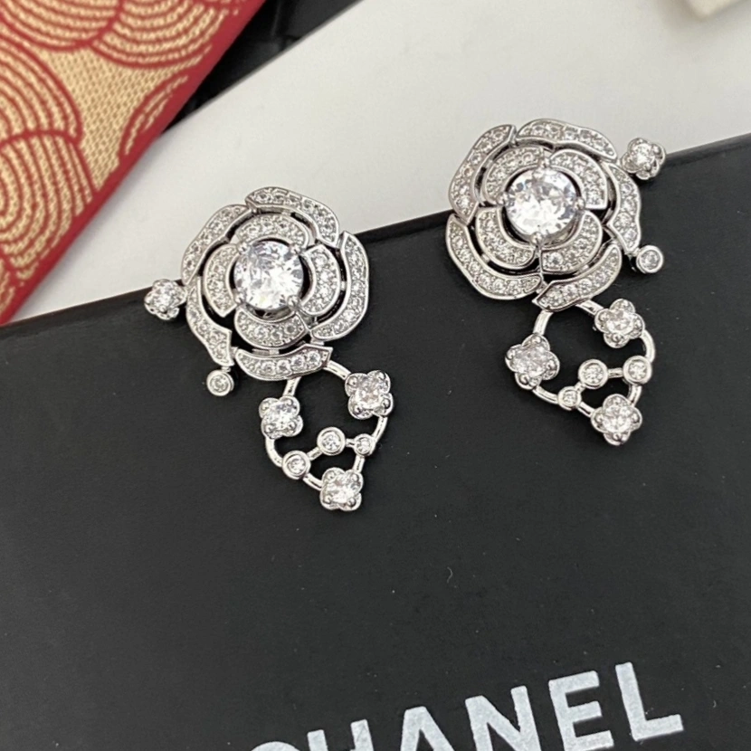 Comfortable Chanel Earrings 231272