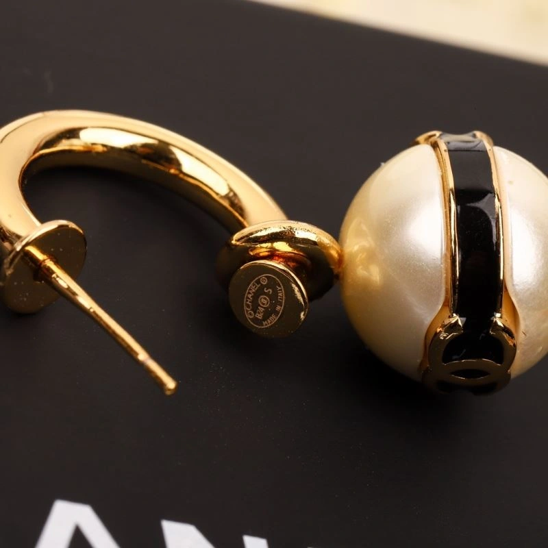 Timeless Chanel Earrings 231264