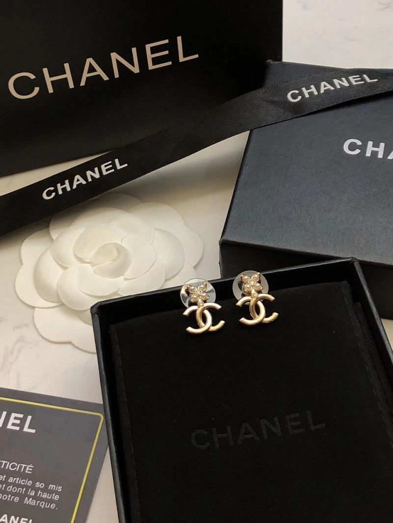 Chanel Earrings EyeCatching 231241
