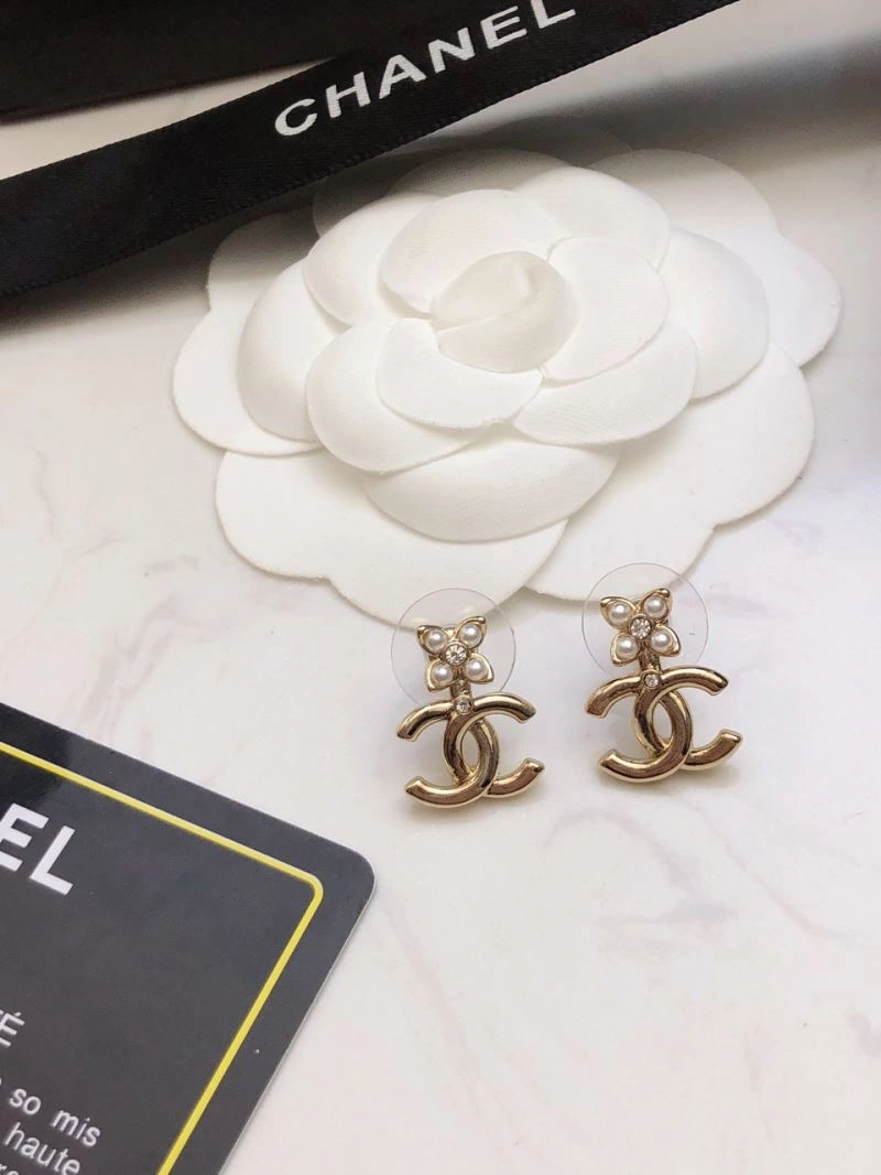 Chanel Earrings EyeCatching 231241