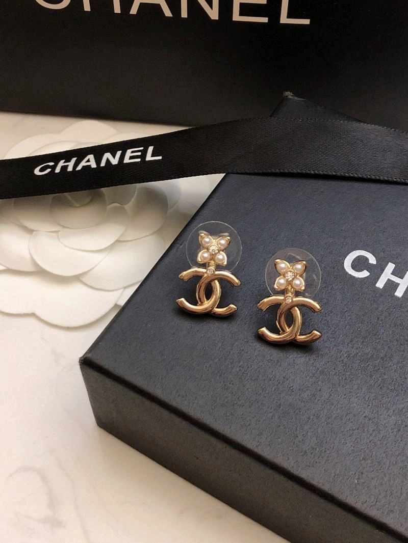 Chanel Earrings EyeCatching 231241