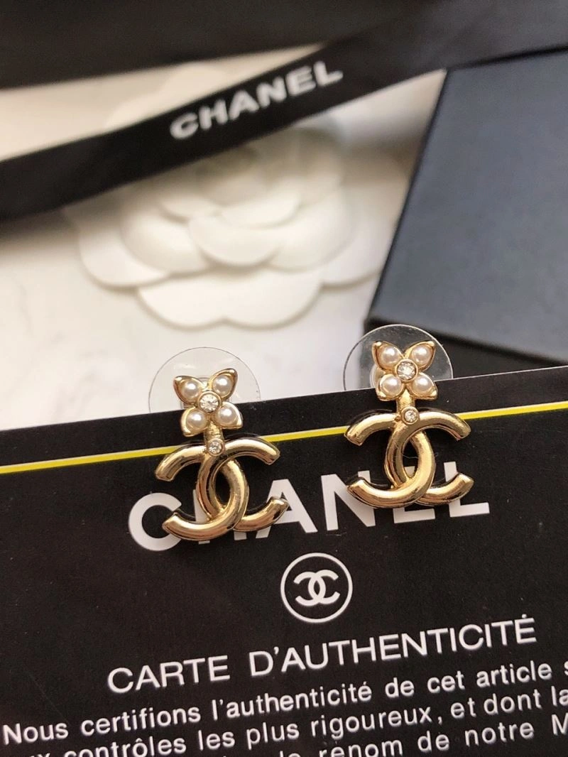 Chanel Earrings EyeCatching 231241
